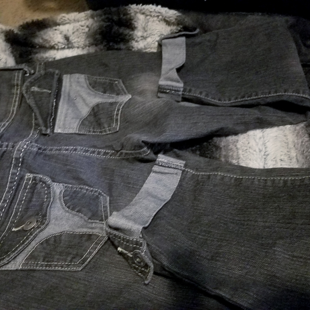FREESTYLE BLACK AND GRAY CROPPED JEAN Capris EUC